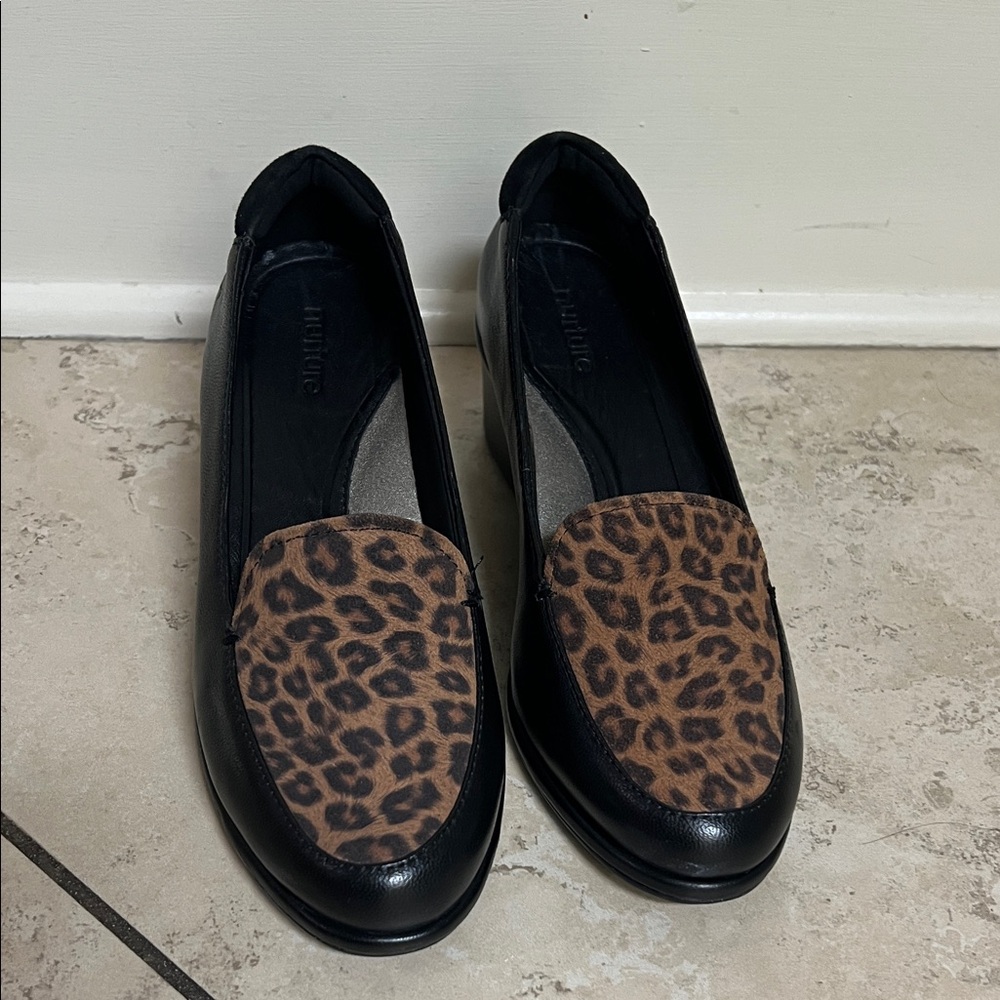 Nature Breeze Black and Brown Leopard Loafers